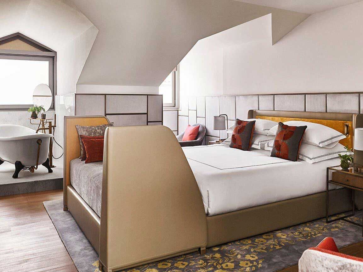 Interior del hotel con todas las comodidades una habitación de lujo en Madrid